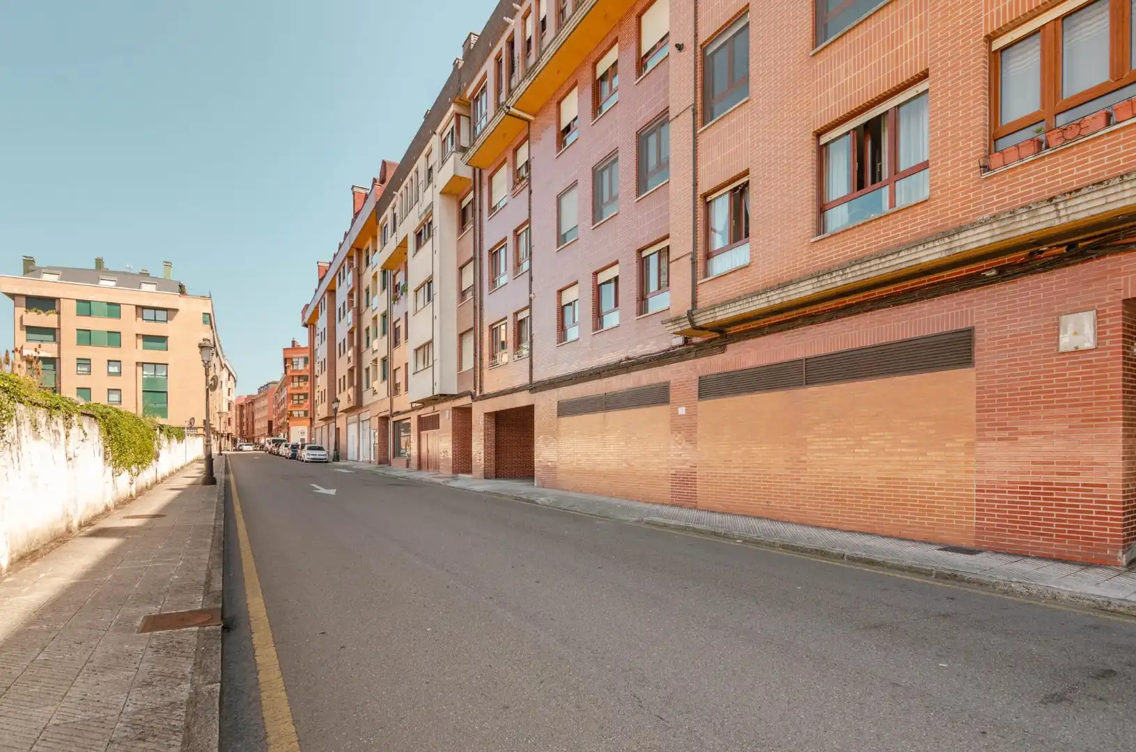 Außenansicht von Gebäude zum Verkauf in Oviedo 