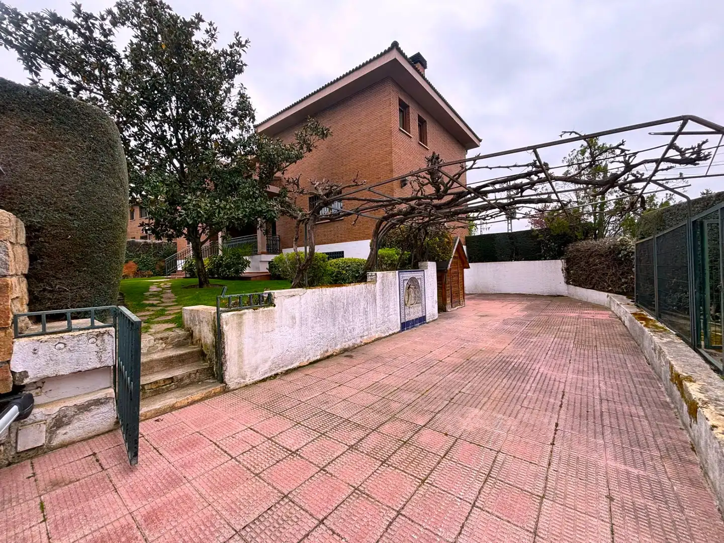 Jardí de Casa o xalet en venda en Pozuelo de Alarcón amb Aire condicionat, Calefacció i Jardí privat