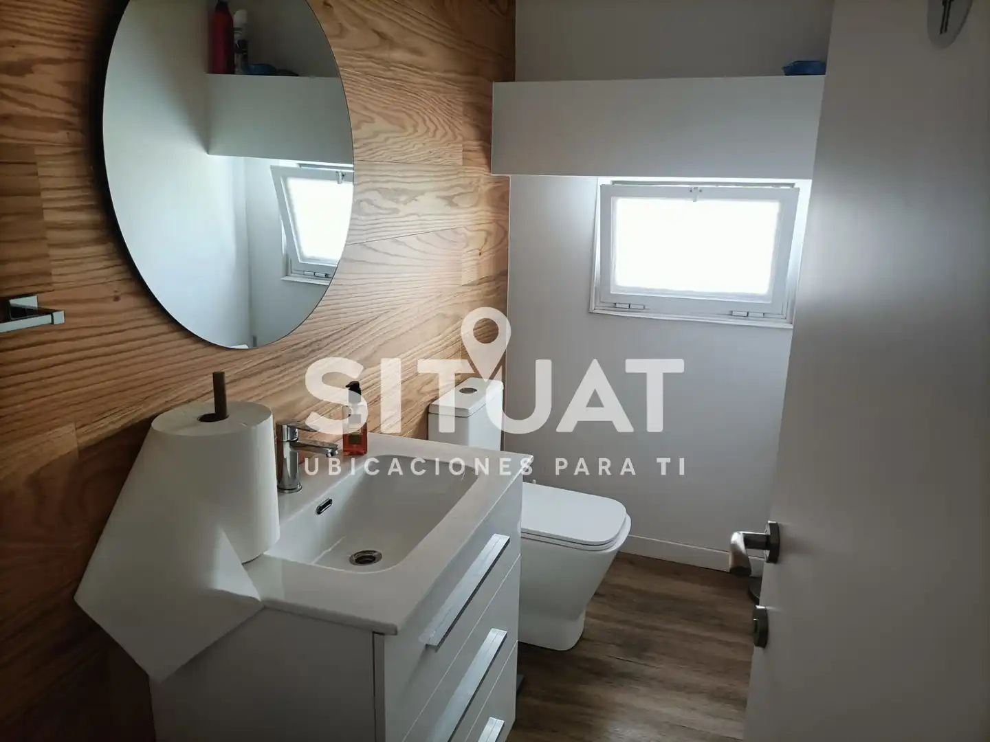 Baño de Nave industrial en venta en Sant Andreu de la Barca con Calefacción y Alarma