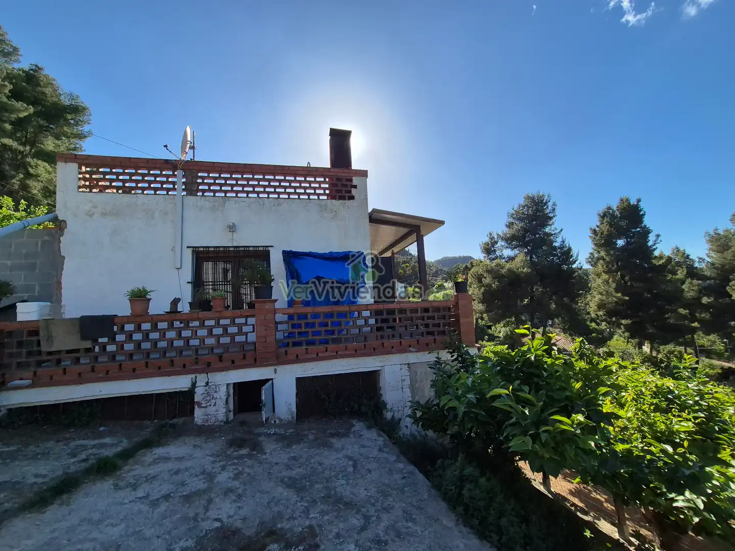 Vista exterior de Casa o chalet en venta en Corbera de Llobregat con Calefacción, Jardín privado y Parquet