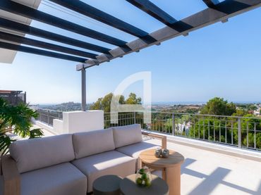 Penthouse with pool for sale in Hernan Cortes