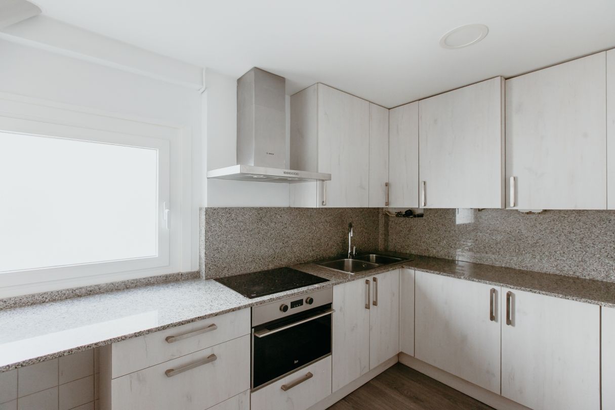 Kitchen of Flat to rent in  Huesca Capital  with Air Conditioner, Heating and Balcony