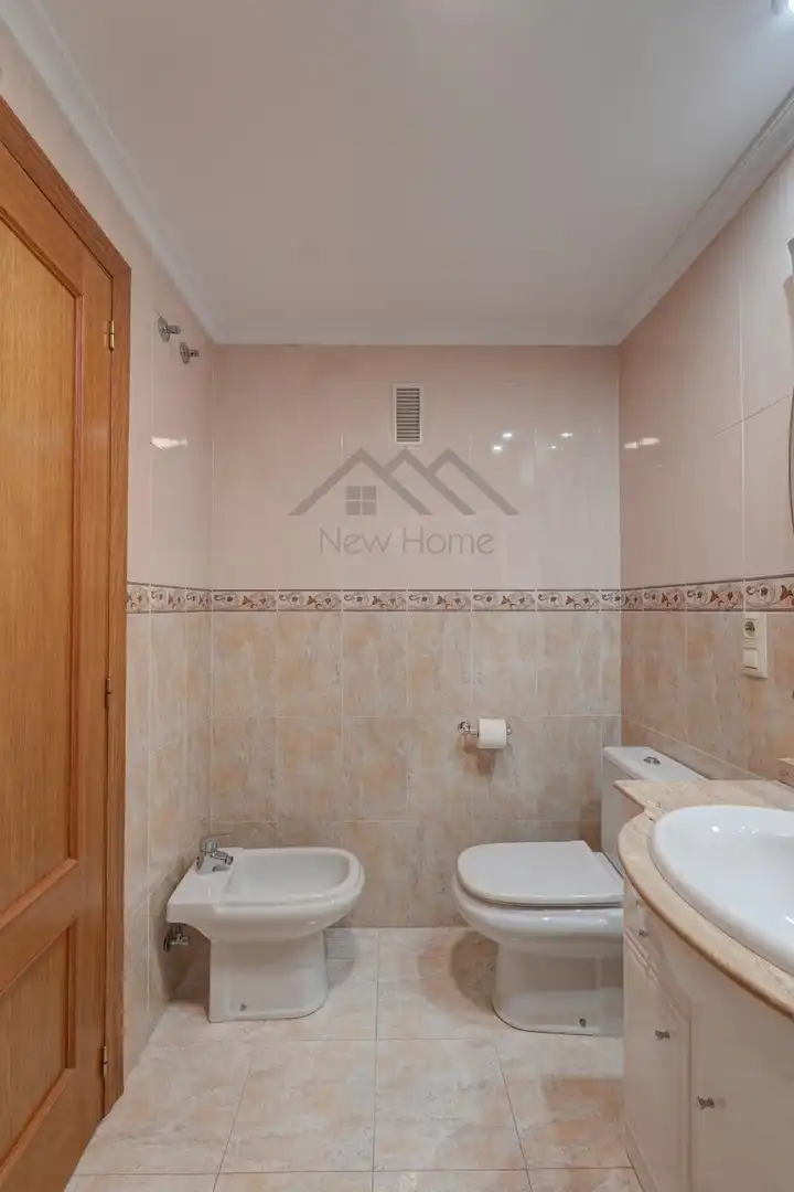 Bathroom of Flat for rent in La Pobla de Vallbona  with Heating, Terrace and Storage room