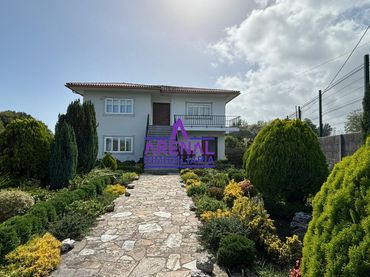 Villa zum Verkauf in Boiro