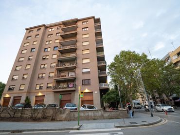 Piso con ascensor en venta en Via Europa - Parc Central