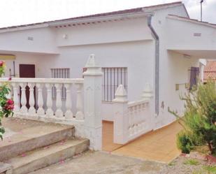 Vista exterior de Casa o xalet en venda en Calles amb Terrassa i Balcó