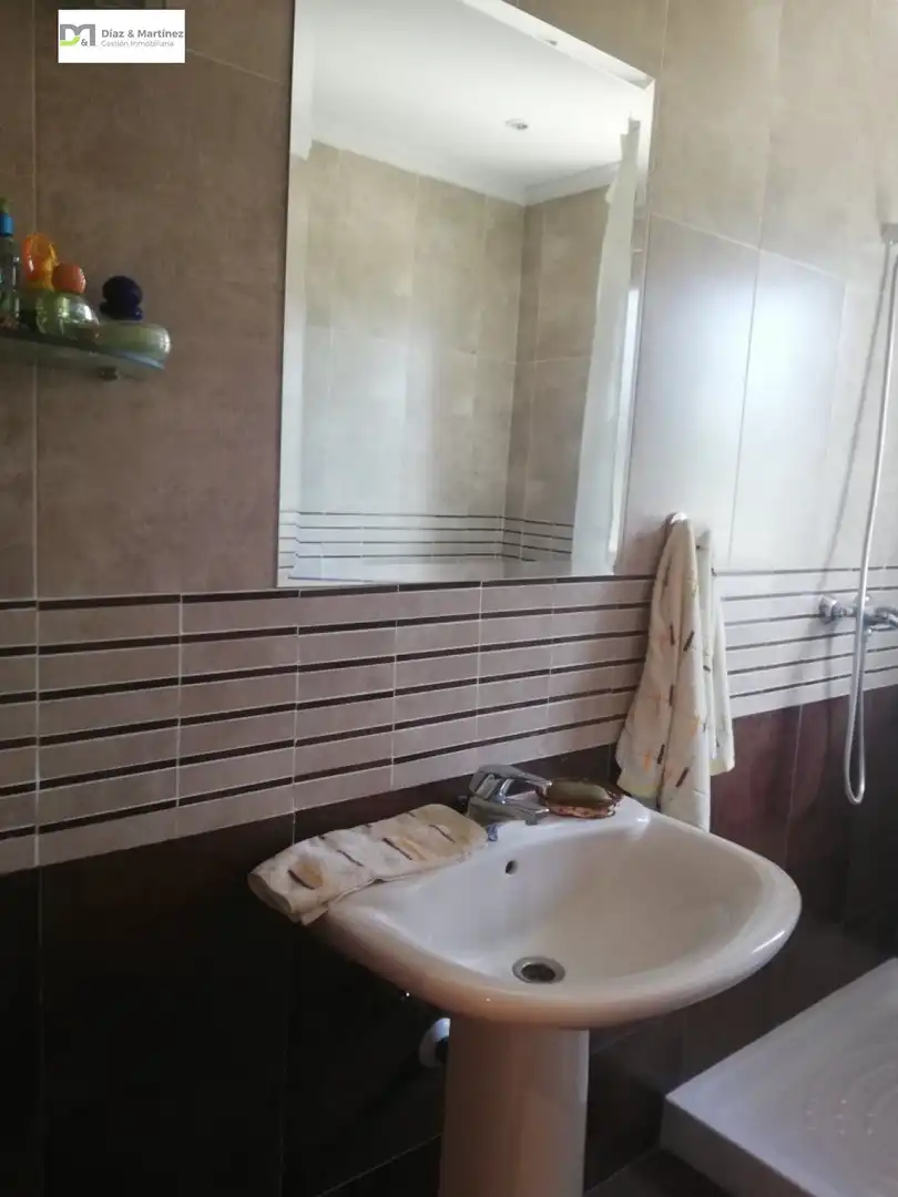 Baño de Casa o chalet en venta en Santa Colomba de Curueño con Jardín privado, Parquet y Terraza