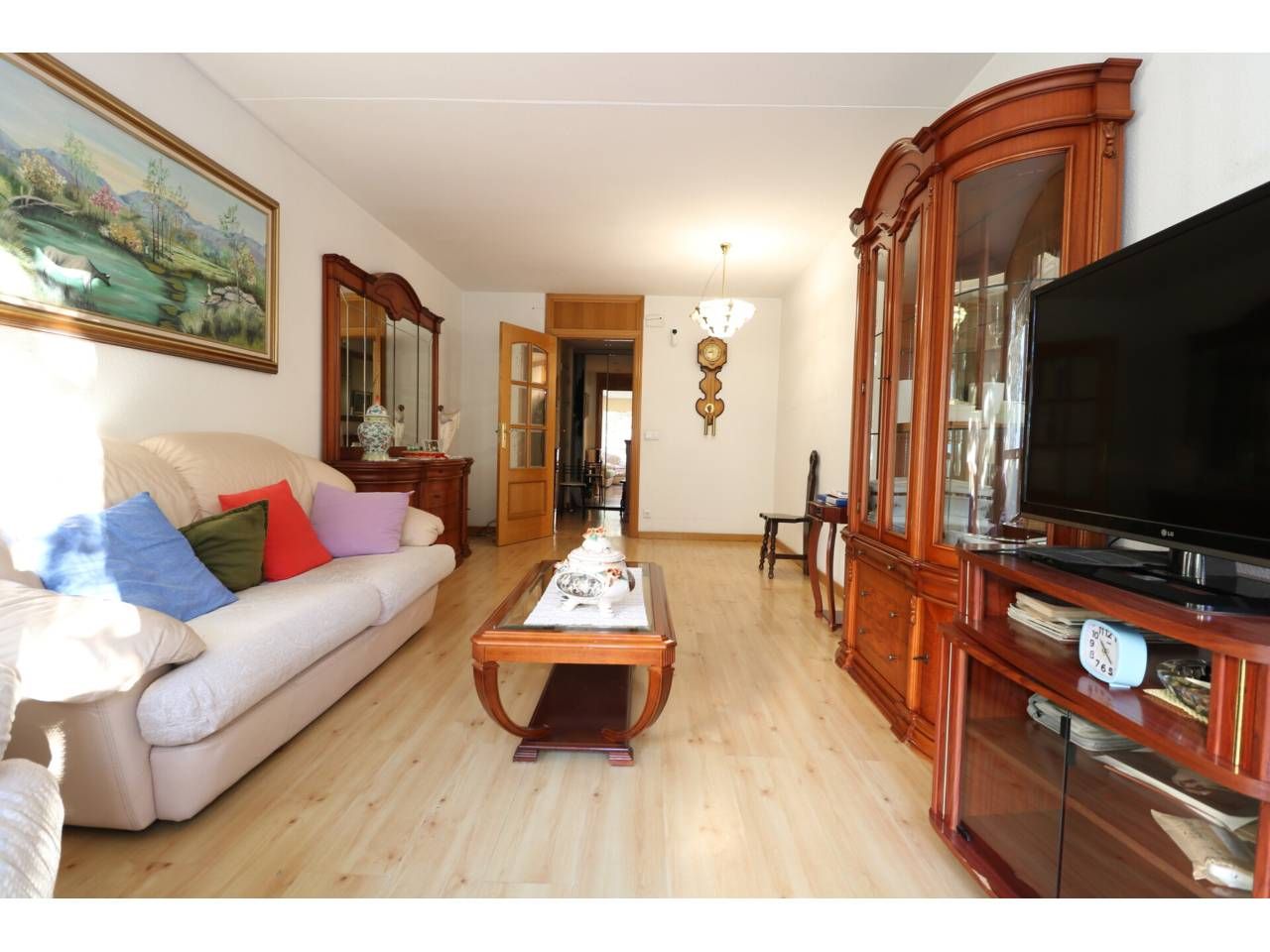 Pis en venda a Espanya, Serraparera