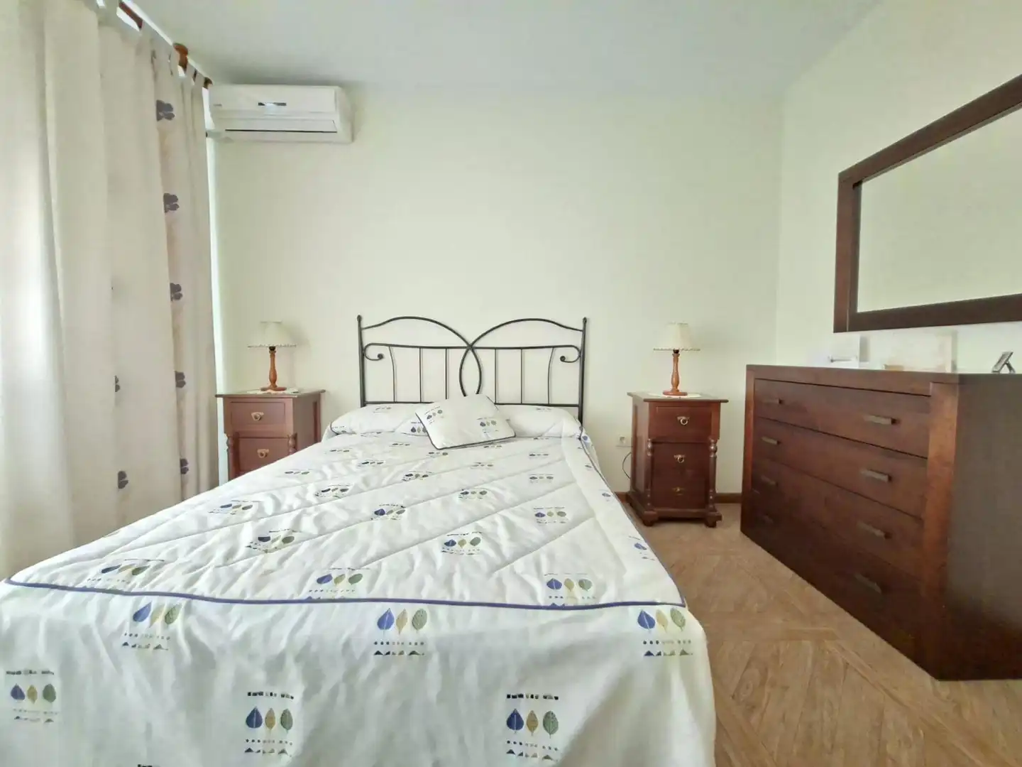 Habitación de Dúplex en venta en Badajoz con Aire acondicionado, Calefacción y Trastero