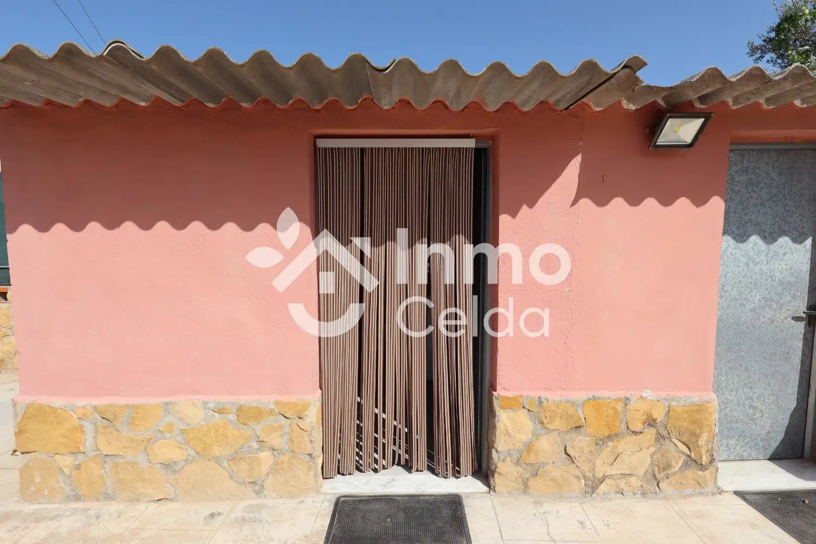 Vista exterior de Casa o xalet en venda en Godelleta amb Aire condicionat, Calefacció i Jardí privat