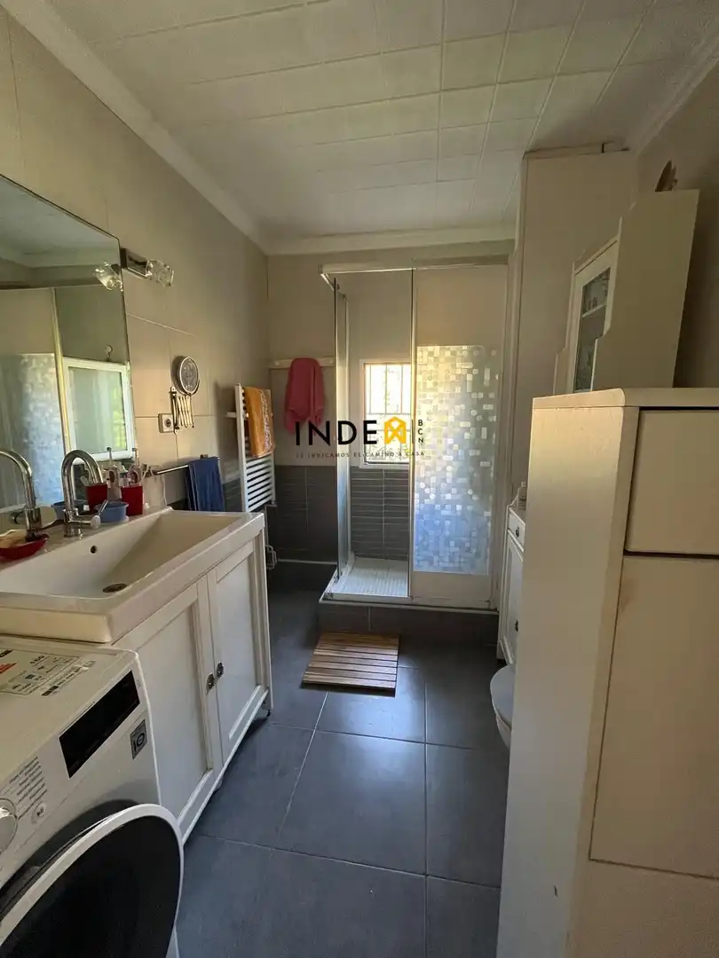 Bany de Casa o xalet en venda en Cubelles amb Calefacció, Jardí privat i Terrassa