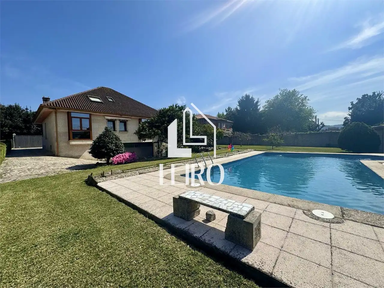 Piscina de Casa o xalet en venda en Vilagarcía de Arousa amb Calefacció, Jardí privat i Parquet