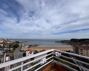 Vista exterior de Àtic en venda en Castro-Urdiales amb Terrassa