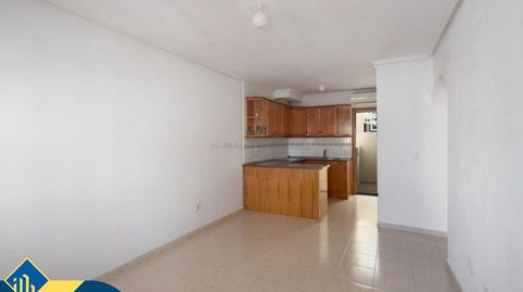 Ático con piscina comunitaria, en la provincia de Alicante, en la ciudad de Orihuela Costa. 2 habitaciones | 54 m² | 2 kilómetros