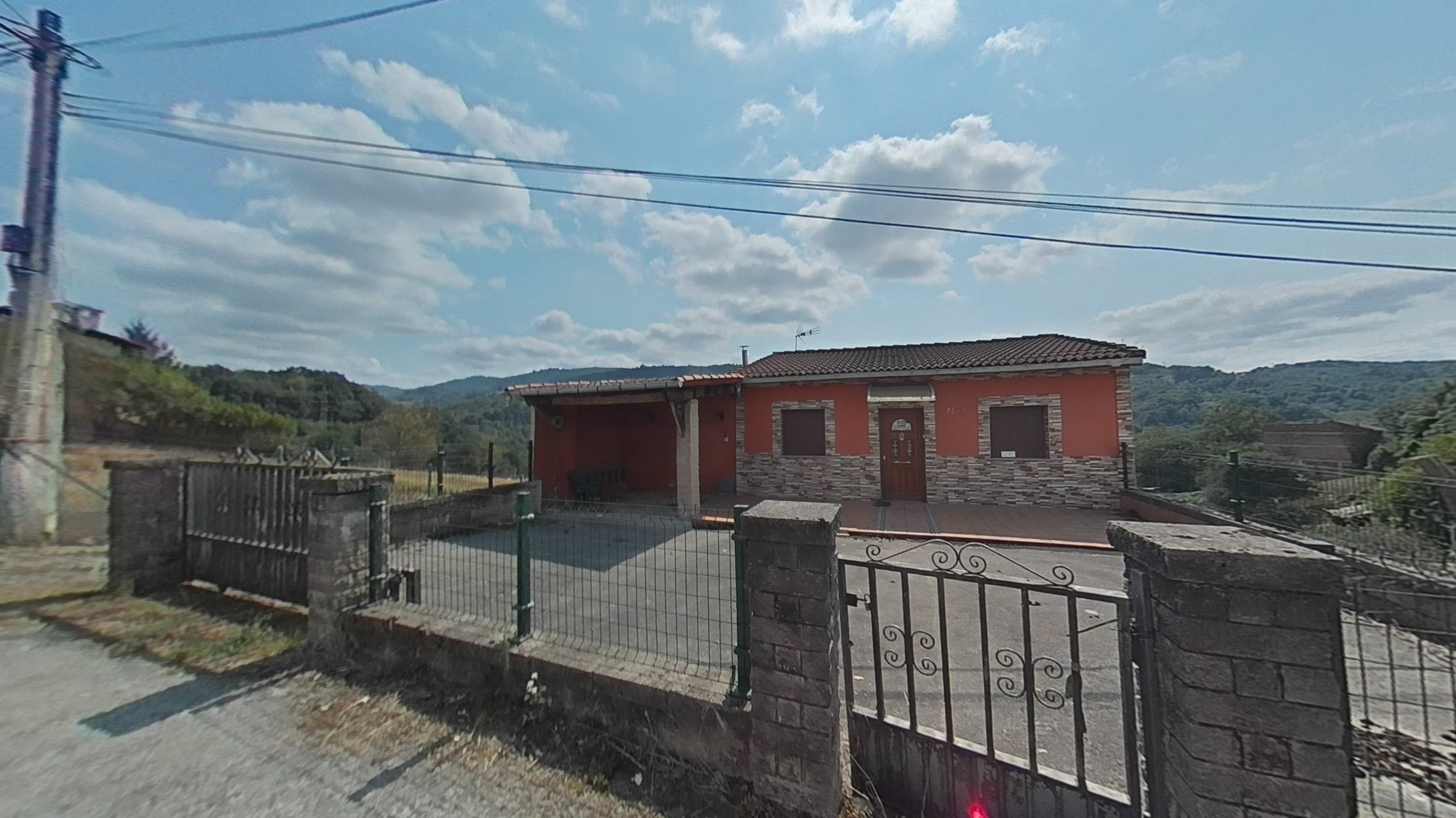 Vista exterior de Casa o xalet en venda en Langreo amb Jardí privat
