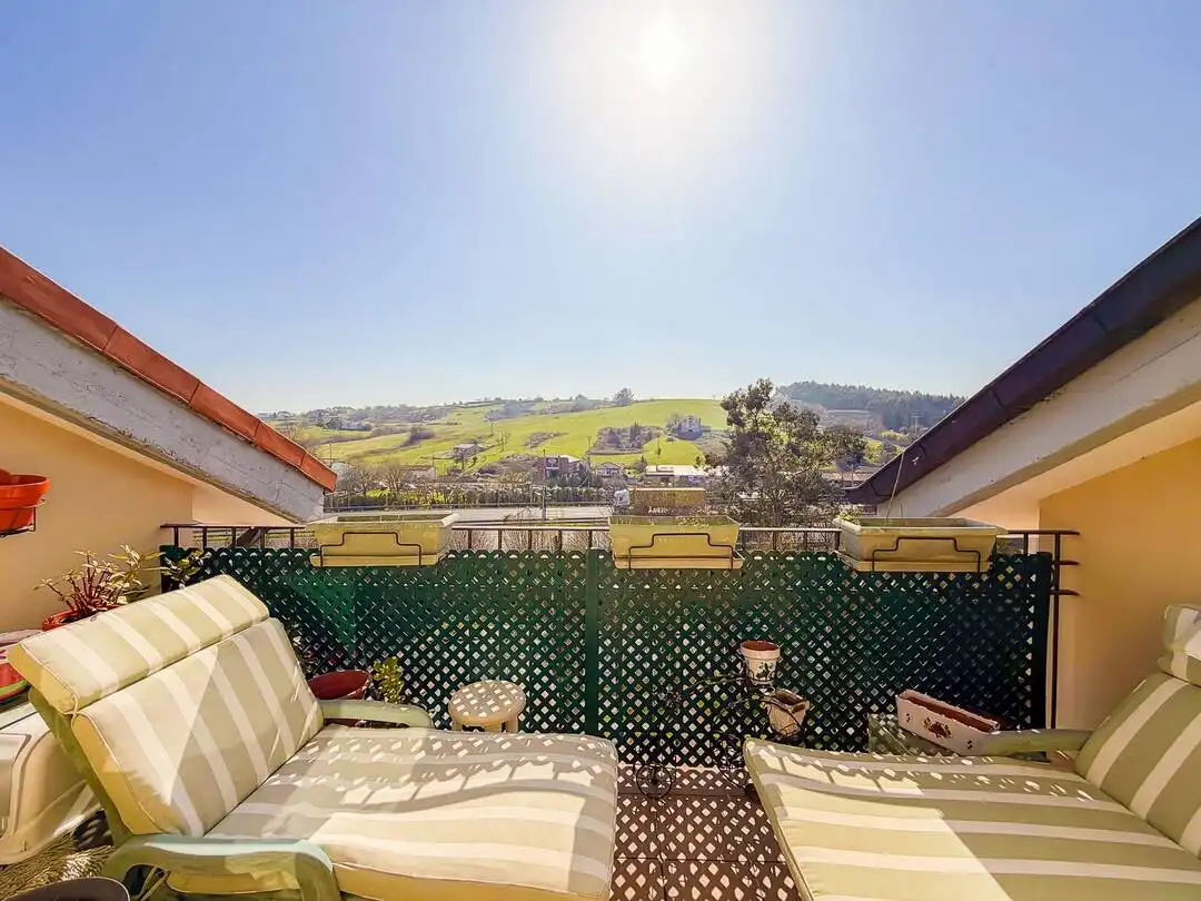 Terraza de Piso en venta en Santa Cruz de Bezana con Calefacción, Terraza y Trastero