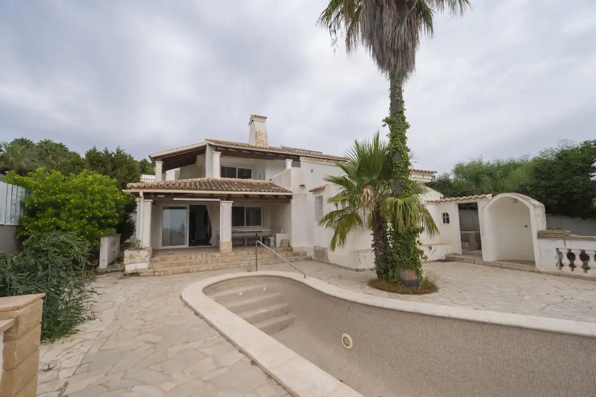 Vista exterior de Casa o xalet en venda en Sant Josep de sa Talaia amb Calefacció, Jardí privat i Terrassa