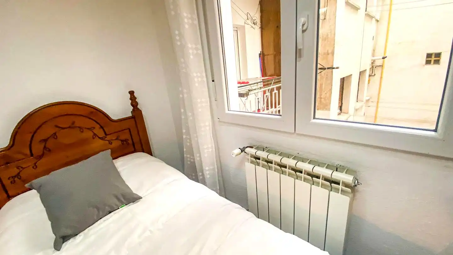 Schlafzimmer von Wohnung zur Miete in Arganzuela