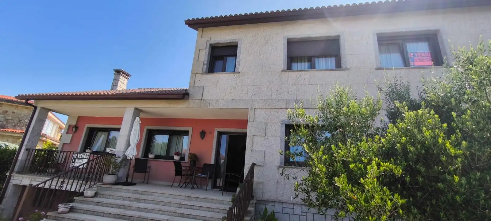 Exterior view of Houses for sale in Vilagarcía de Arousa  with Terrace, Storage room and Furnished