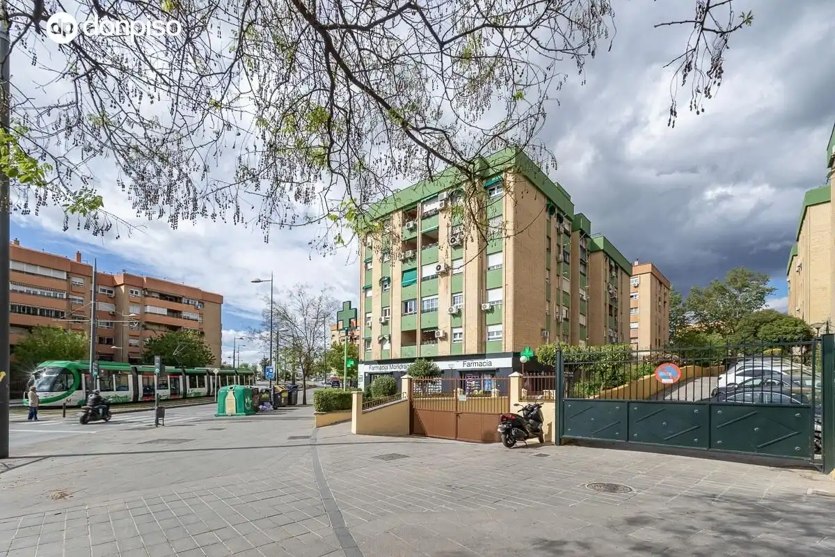 Exterior view of Flat for sale in Granada