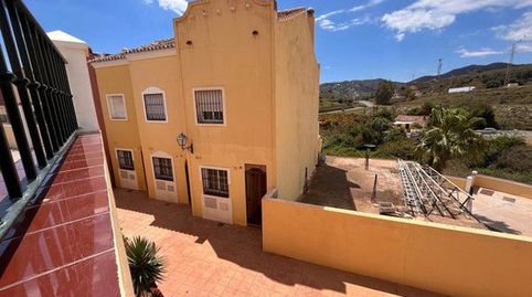 Foto 4 de Casa adosada en venta en Avda Pescia - Ctra de Frigiliana, Nerja