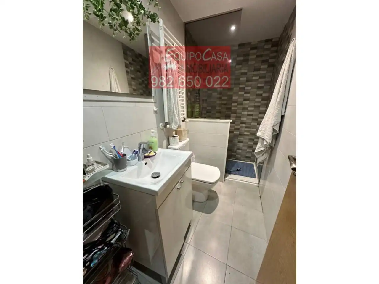Baño de Casa adosada en venta en Lugo con Calefacción, Jardín privado y Terraza