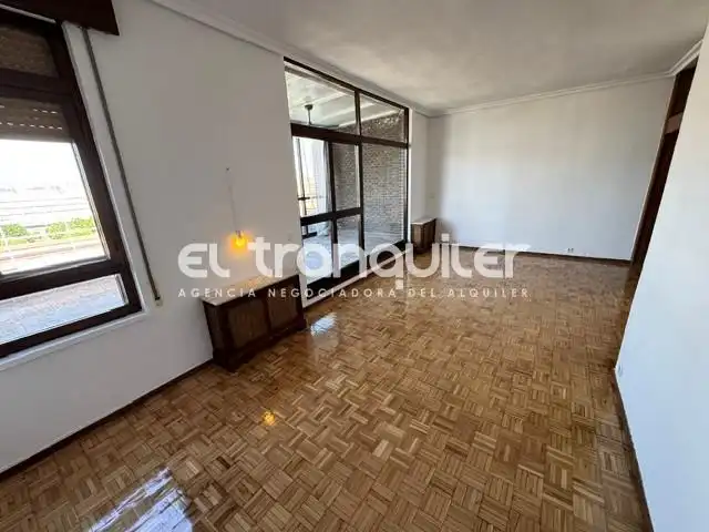 Dormitori de Àtic de lloguer en Madrid amb Aire condicionat, Parquet i Terrassa