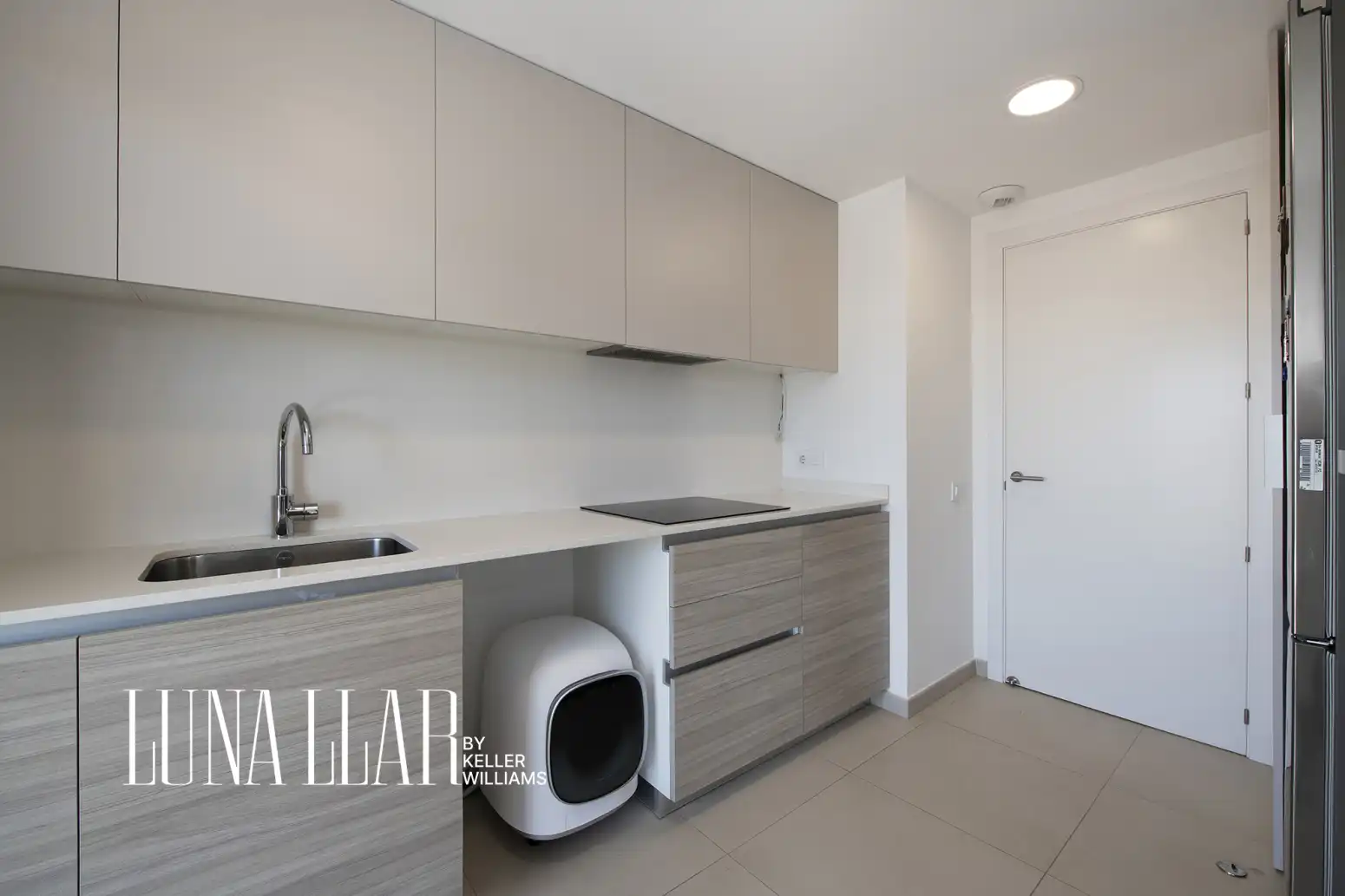 Cocina de Piso en venta en Cornellà de Llobregat con Aire acondicionado, Calefacción y Jardín privado