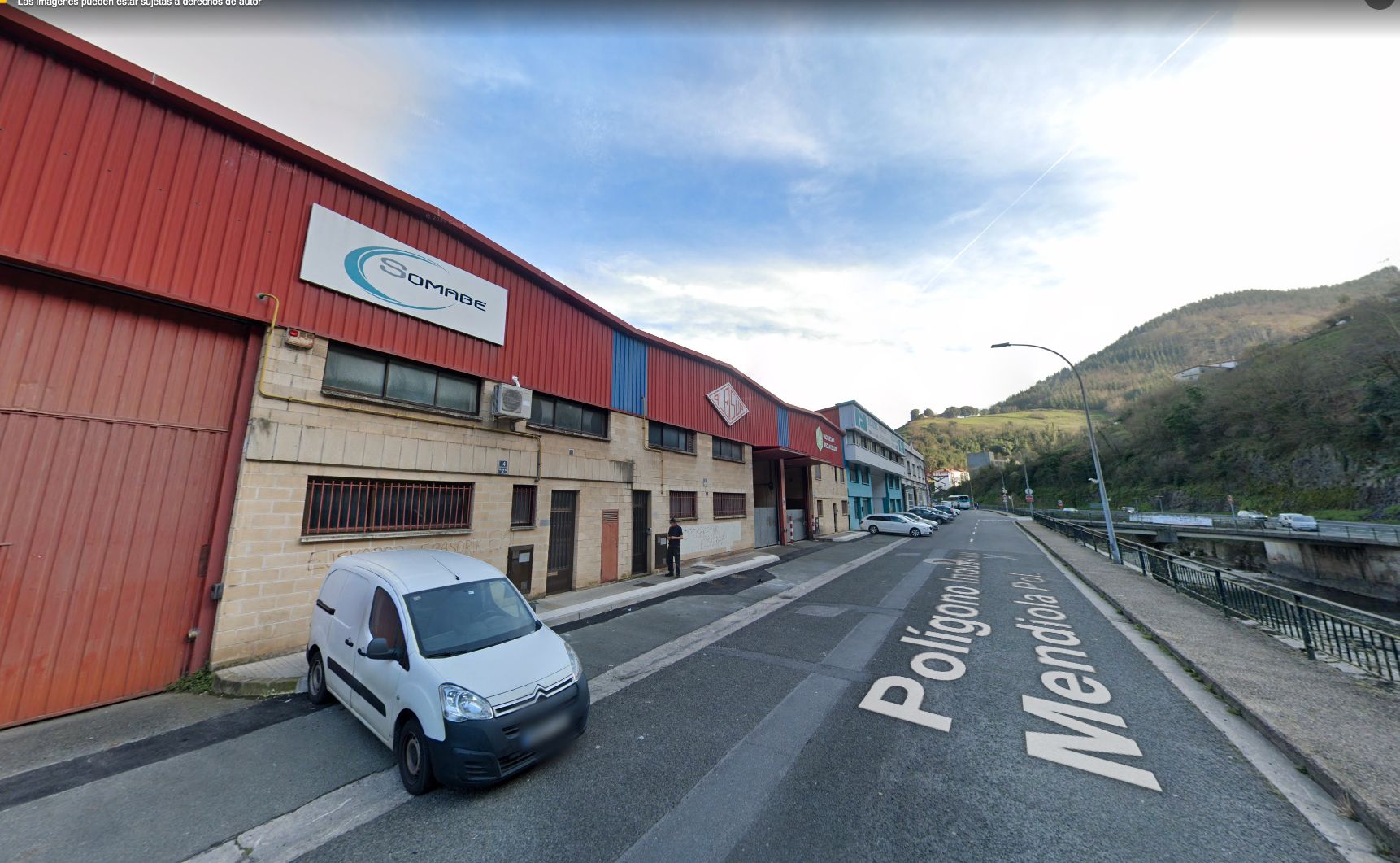 Vista exterior de Nau industrial en venda en Soraluze / Plasencia de las Armas