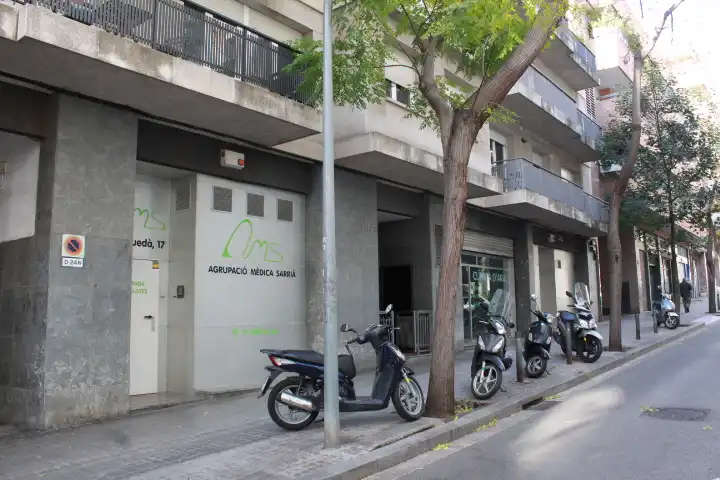 Vista exterior de Local de alquiler en Barcelona con Aire acondicionado