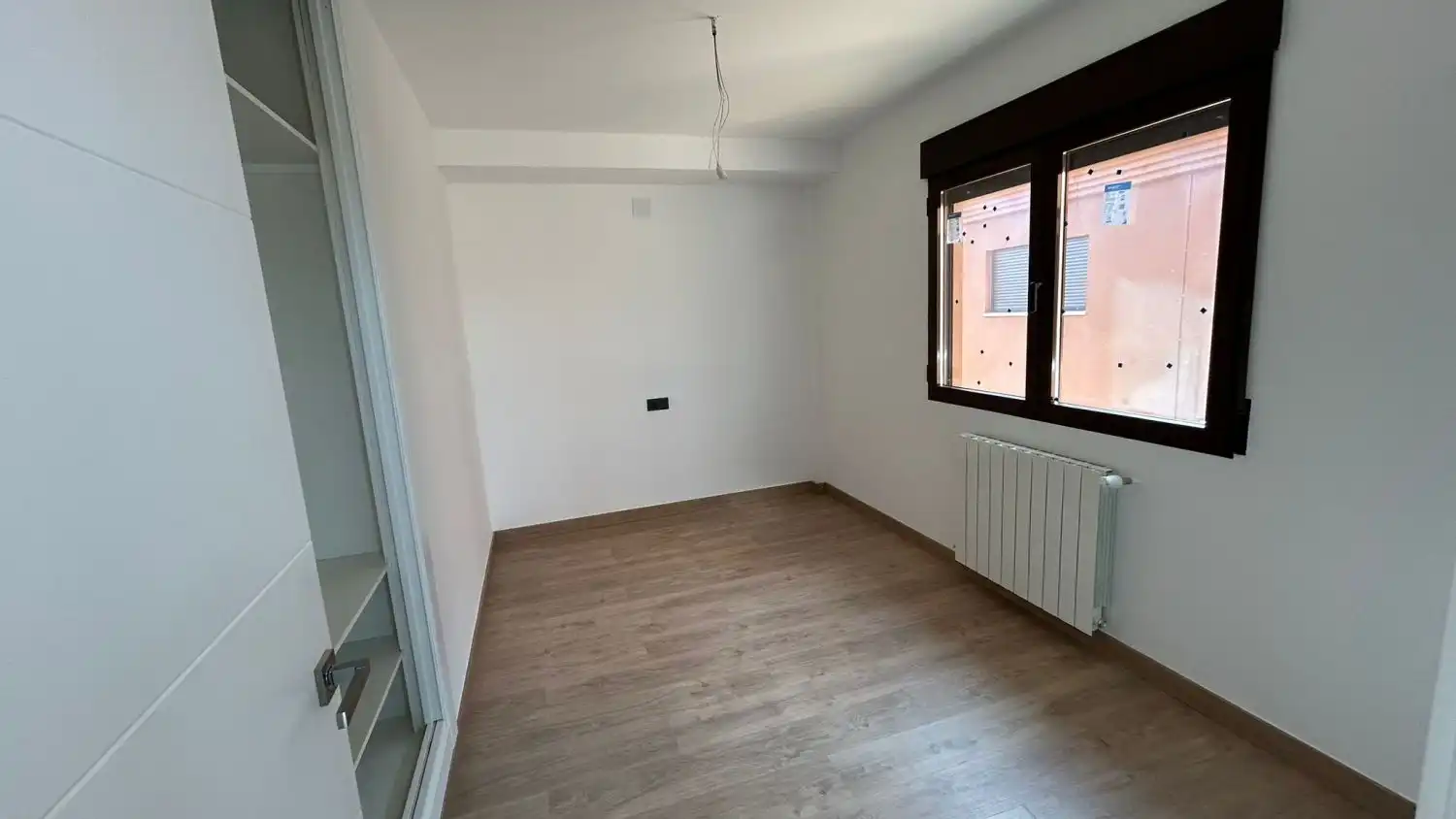 Schlafzimmer von Einfamilien-Reihenhaus zum Verkauf in La Gineta mit Klimaanlage, Heizung und Terrasse