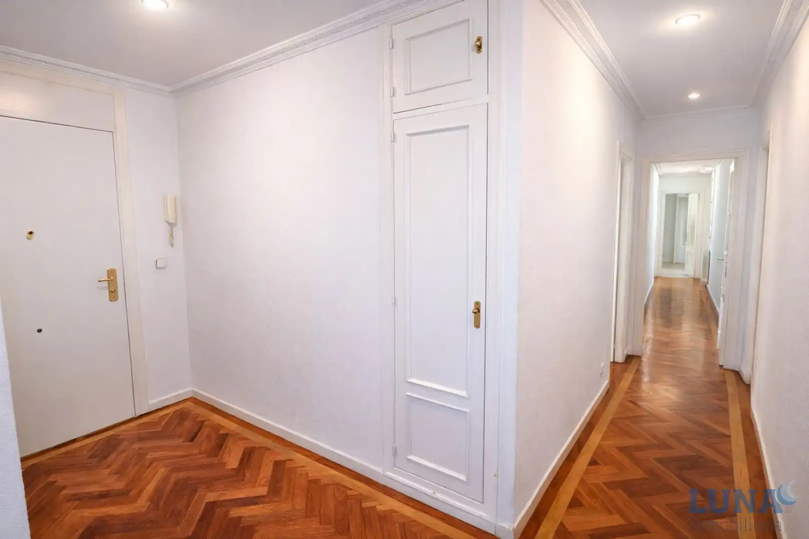 Wohnung zum Verkauf in Madrid mit Klimaanlage, Heizung und Parkett