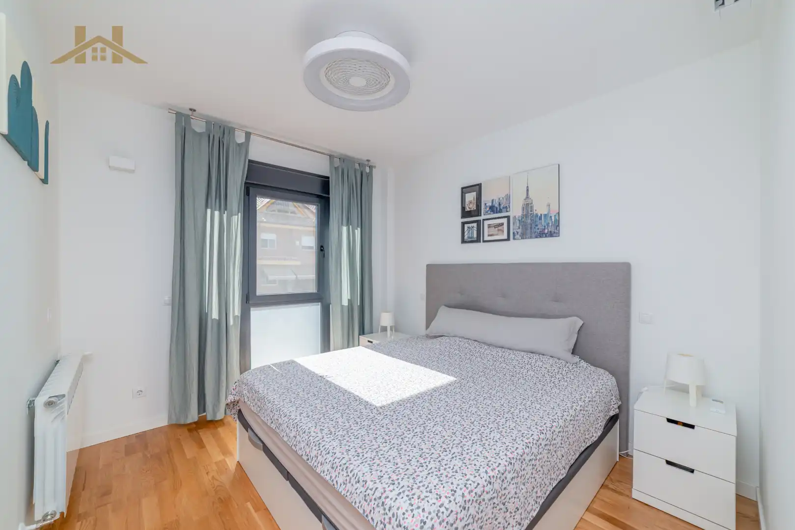 Habitación de Casa adosada en venta en Valdemoro con Aire acondicionado, Calefacción y Jardín privado