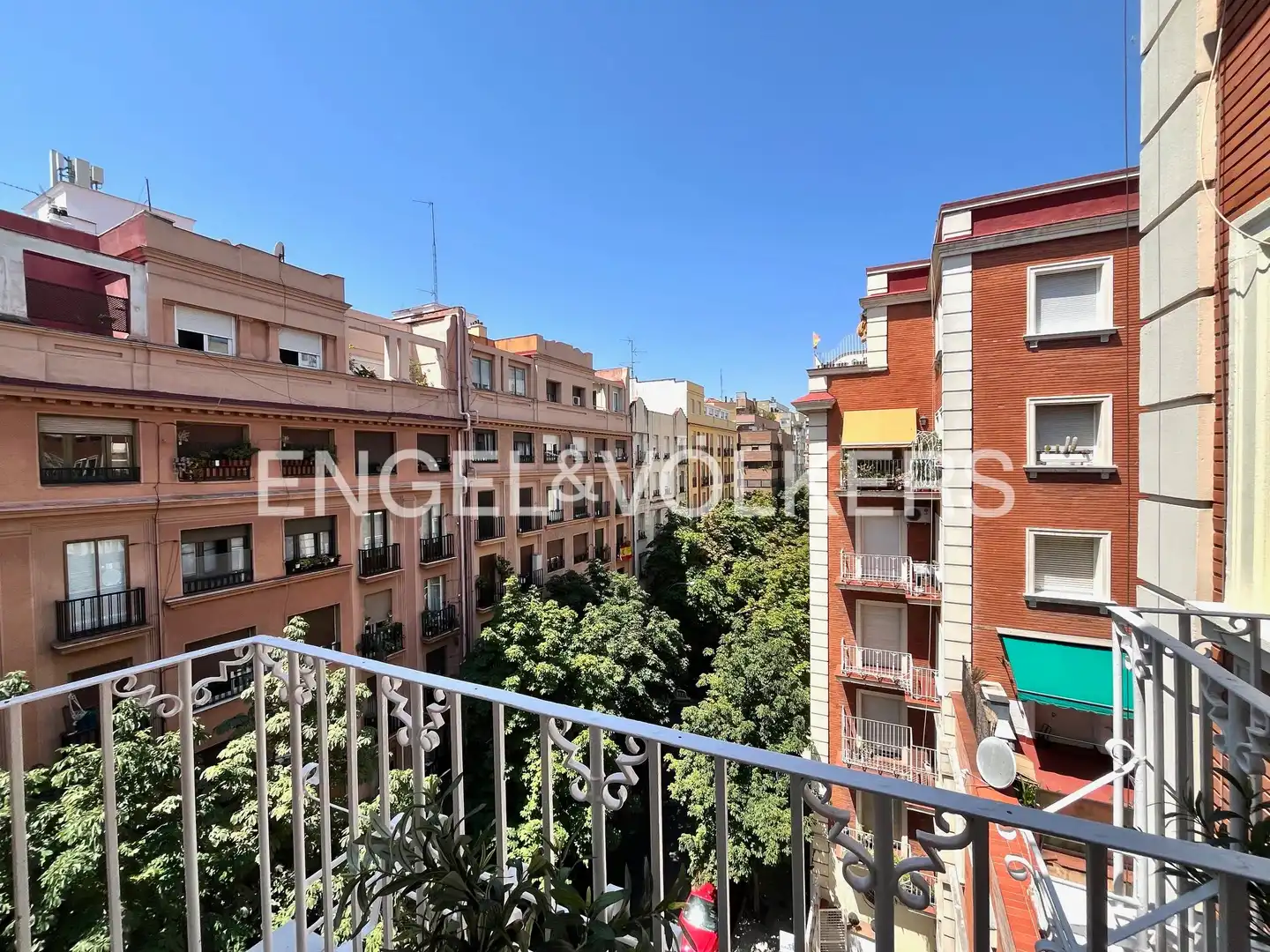 Außenansicht von Wohnung zur Miete in Madrid mit Klimaanlage, Heizung und Terrasse