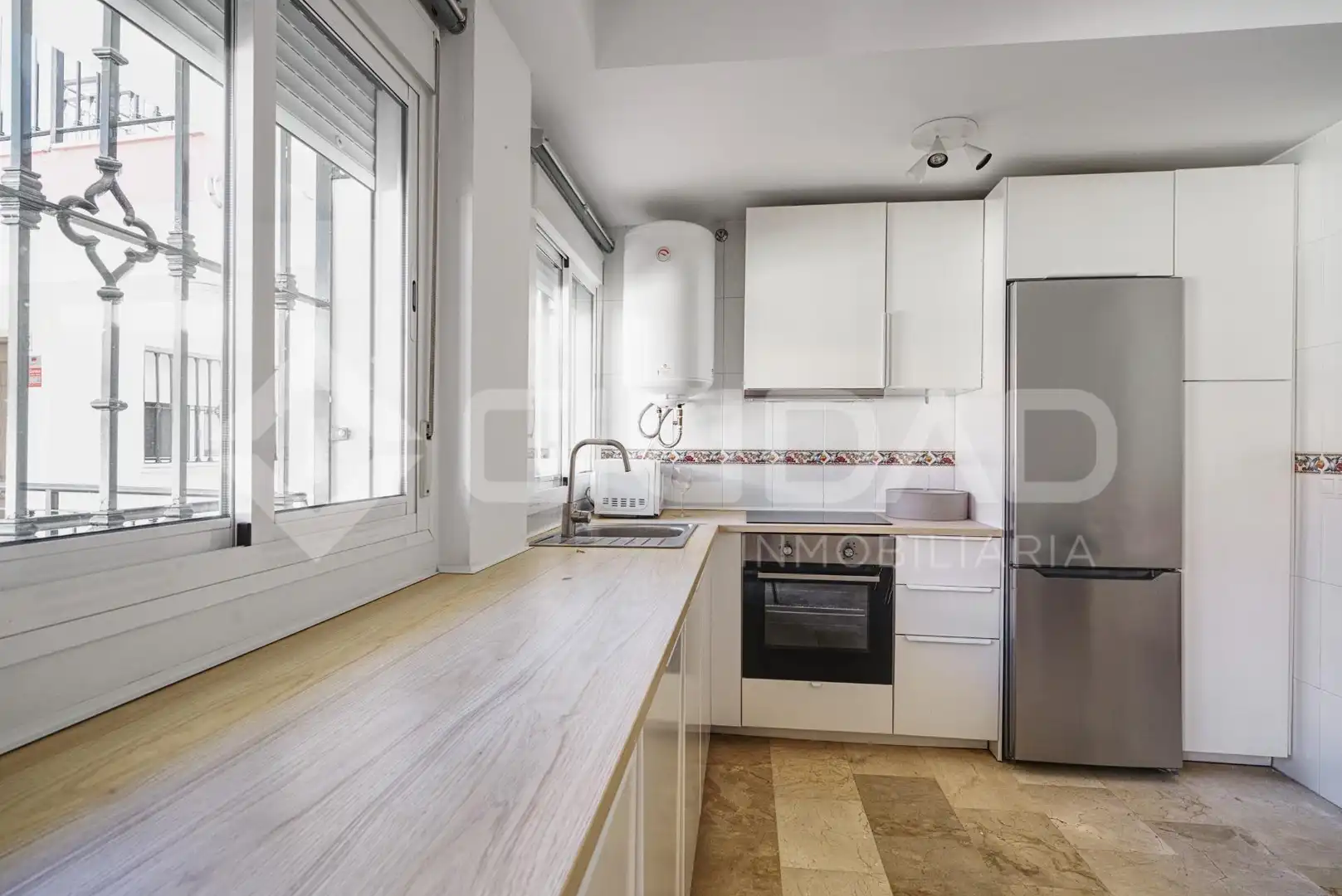 Cuina de Àtic en venda en Coria del Río amb Aire condicionat, Terrassa i Traster