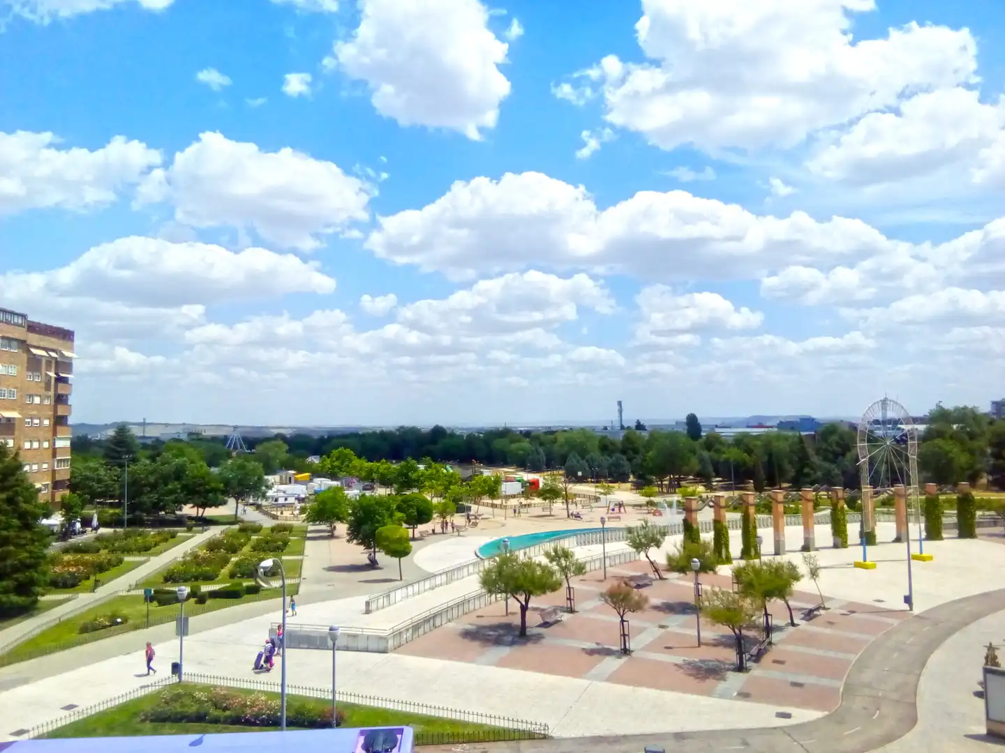 Außenansicht von Wohnung zum Verkauf in Coslada mit Klimaanlage, Heizung und Terrasse