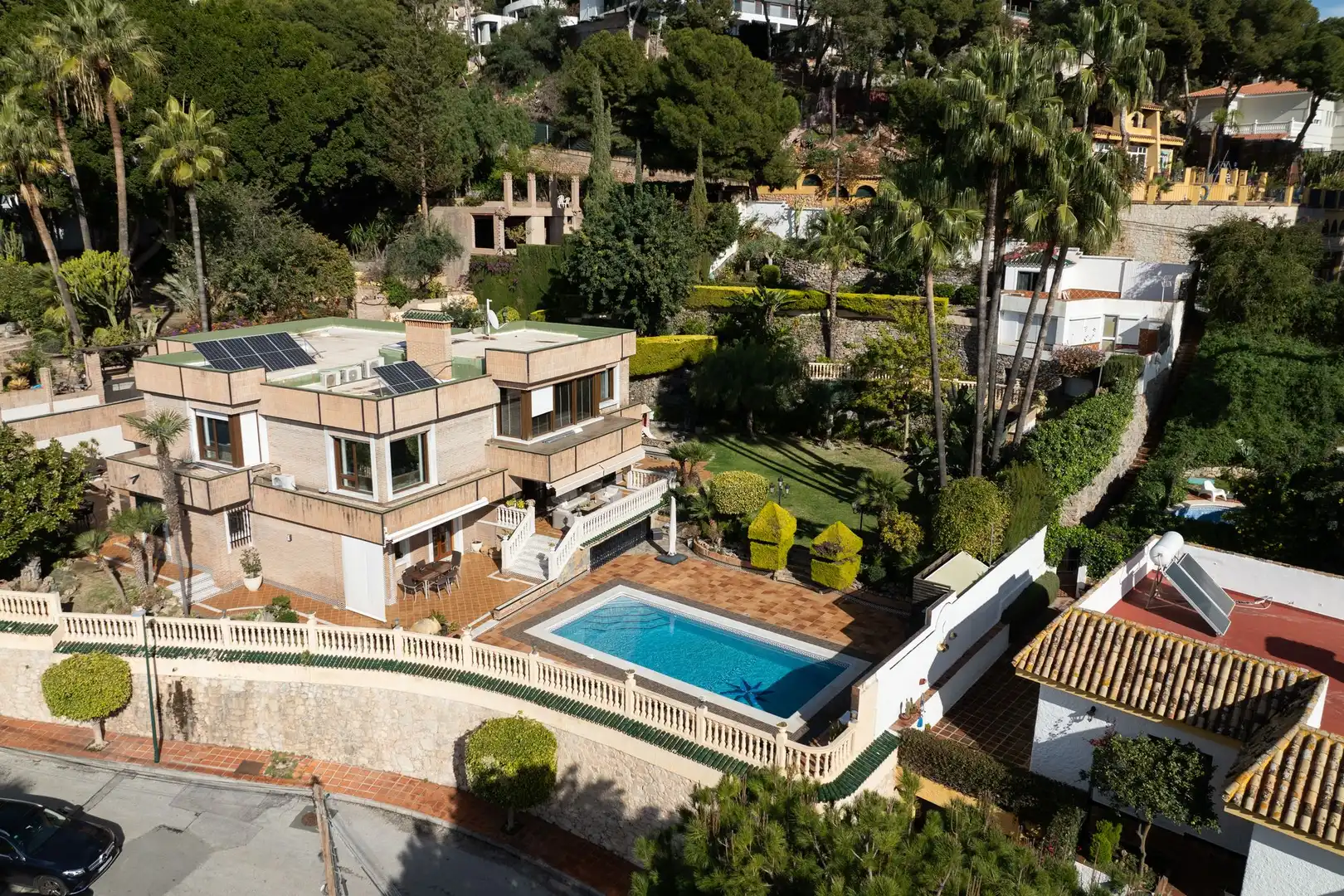 Vista exterior de Casa o xalet en venda en Málaga amb Terrassa i Balcó