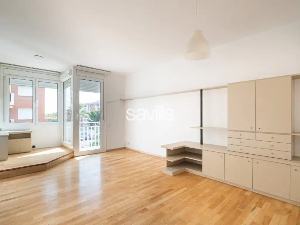 Dormitori de Apartament en venda en Barcelona amb Balcó