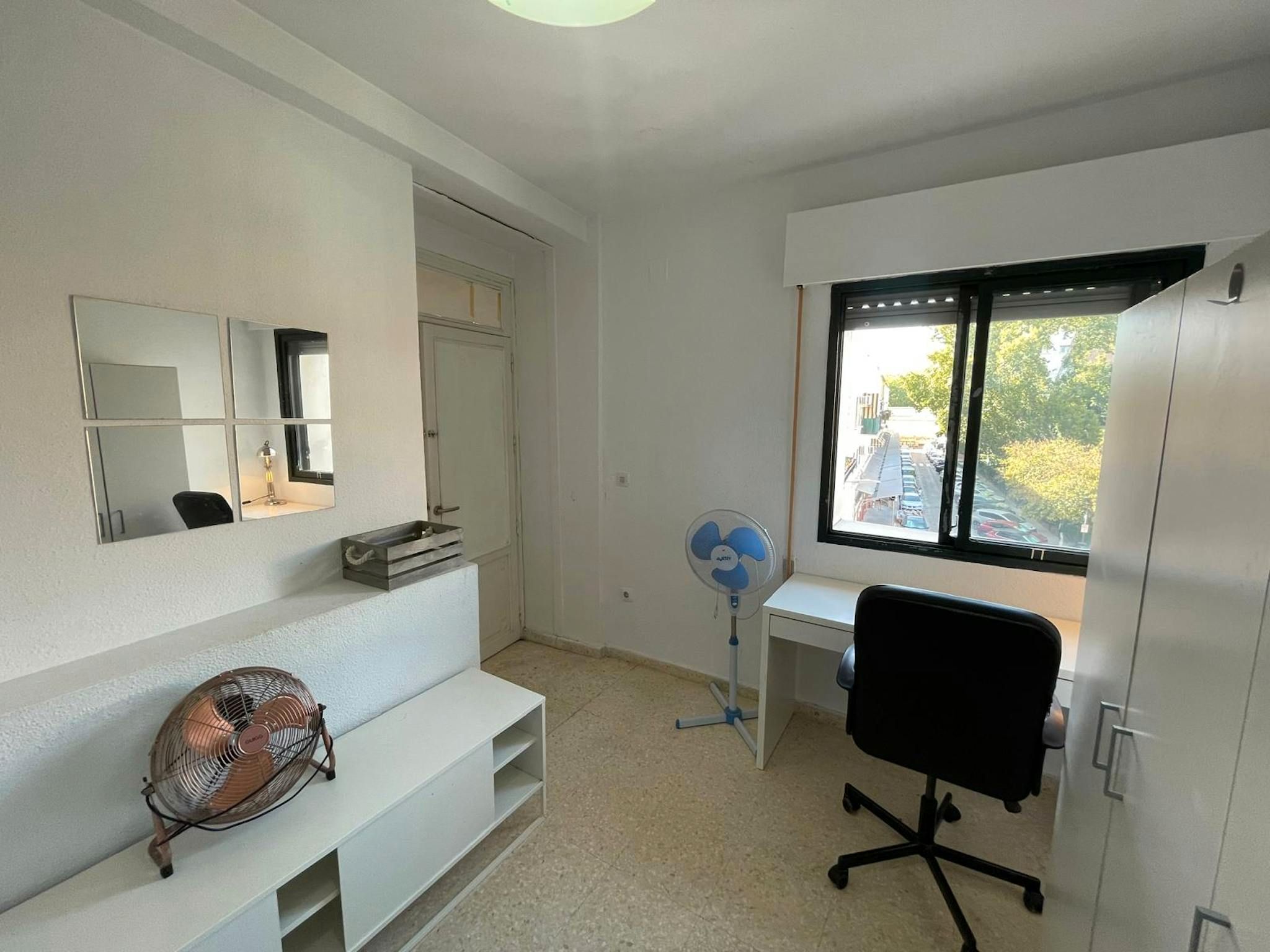 Flat to share in N/A, Triana Oeste