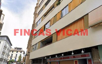 Vista exterior de Pis en venda en  Huesca Capital amb Calefacció, Parquet i Terrassa