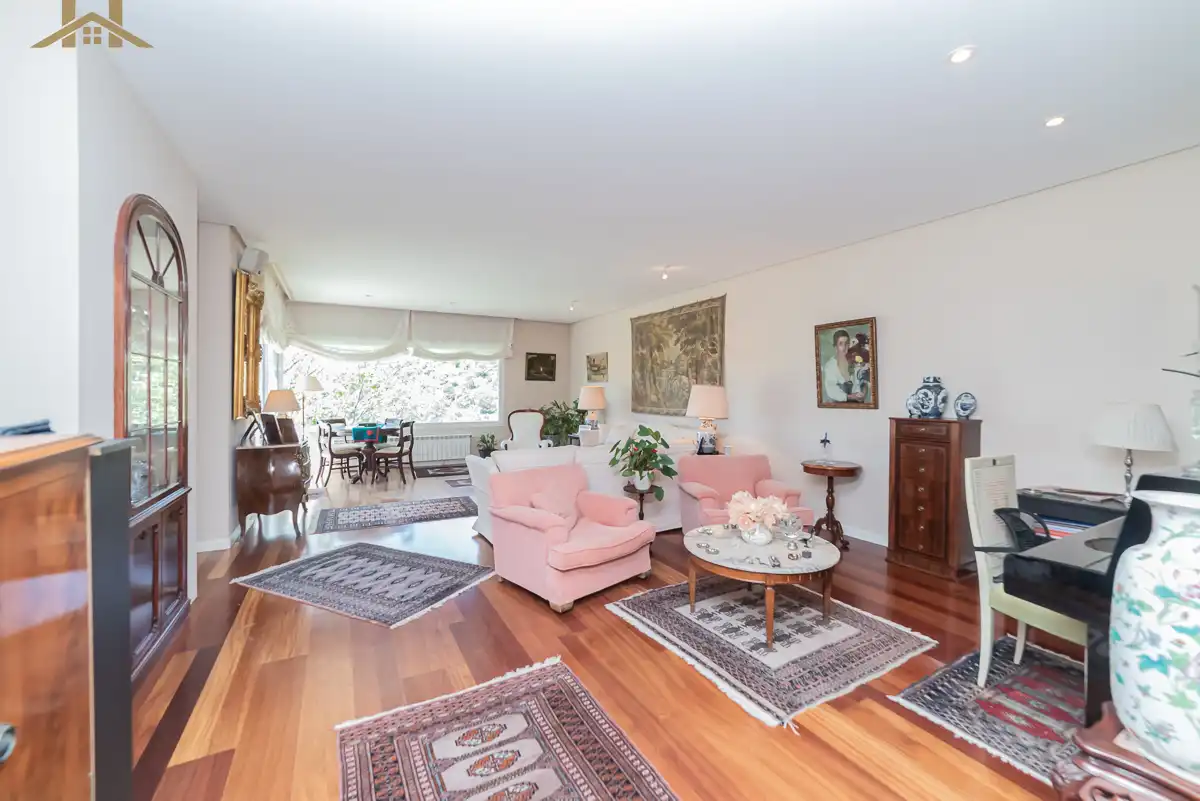 Wohnzimmer von Haus oder Chalet zum Verkauf in Torrelodones mit Heizung, Privatgarten und Terrasse