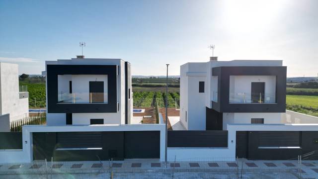 Casa-chalet en Venta en Calle Camino de la Pañoleta en Espartinas Pueblo