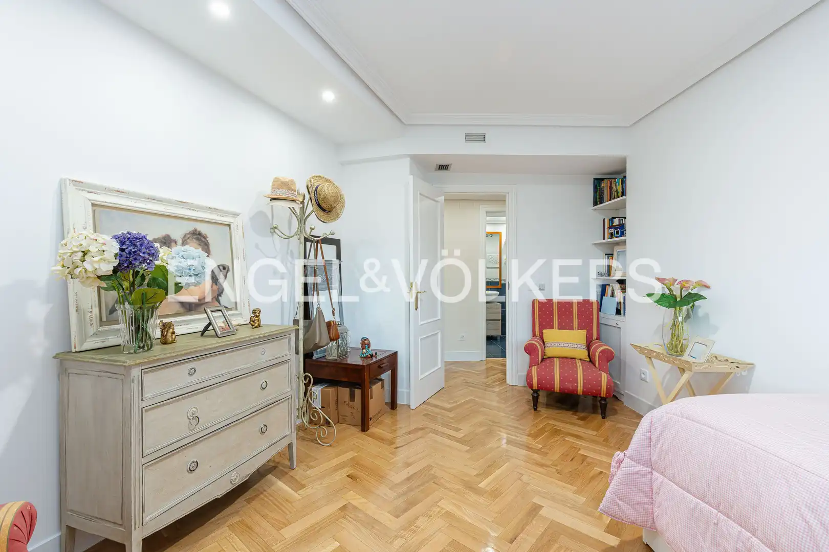 Sala de estar de Ático en venta en Majadahonda con Aire acondicionado, Calefacción y Parquet