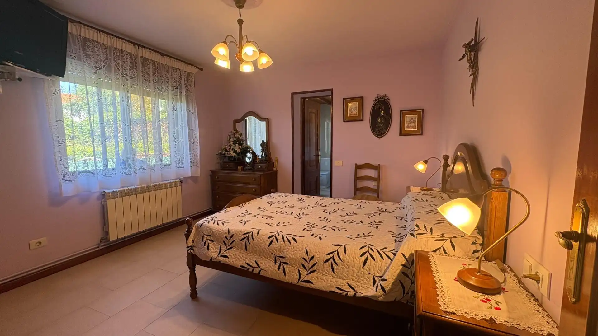 Dormitori de Casa o xalet en venda en Mugardos amb Calefacció