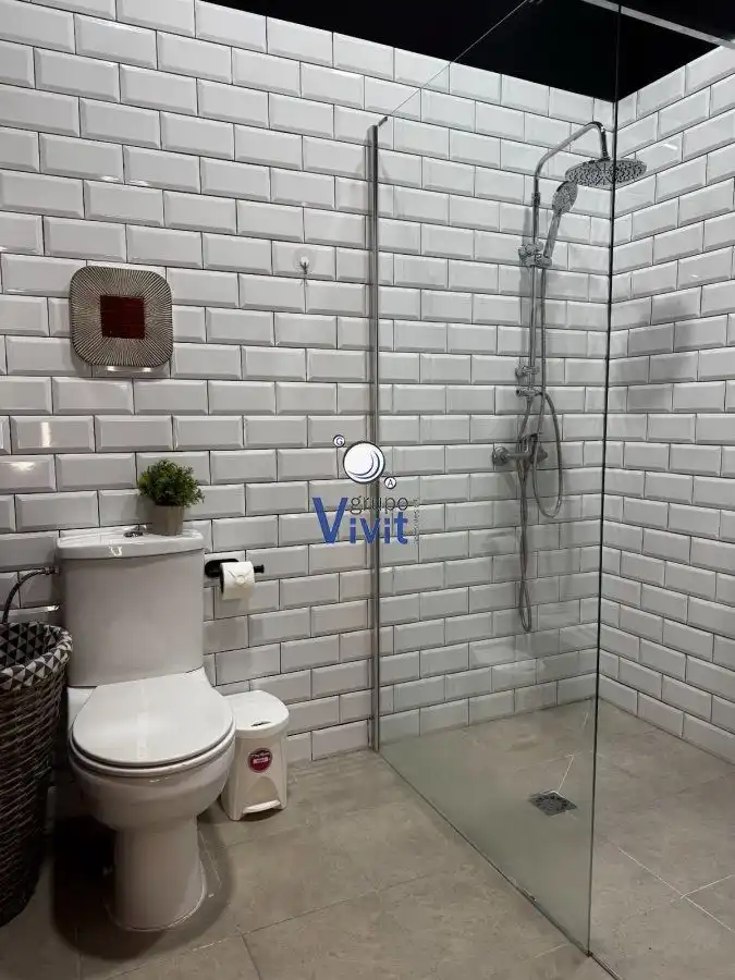 Bathroom of Apartments for sale in Sevilla
