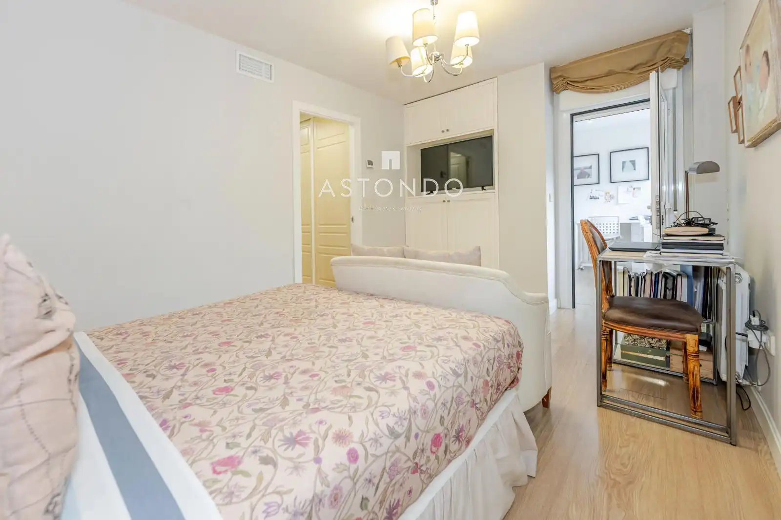 Bedroom of Flat for sale in Hortaleza