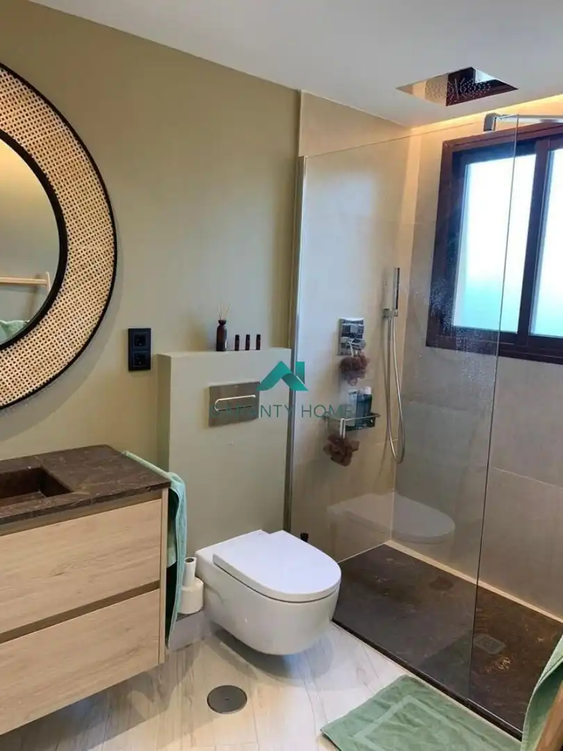 Bathroom of Flat for rent in Estepona  with Air Conditioner, Terrace and Storage room