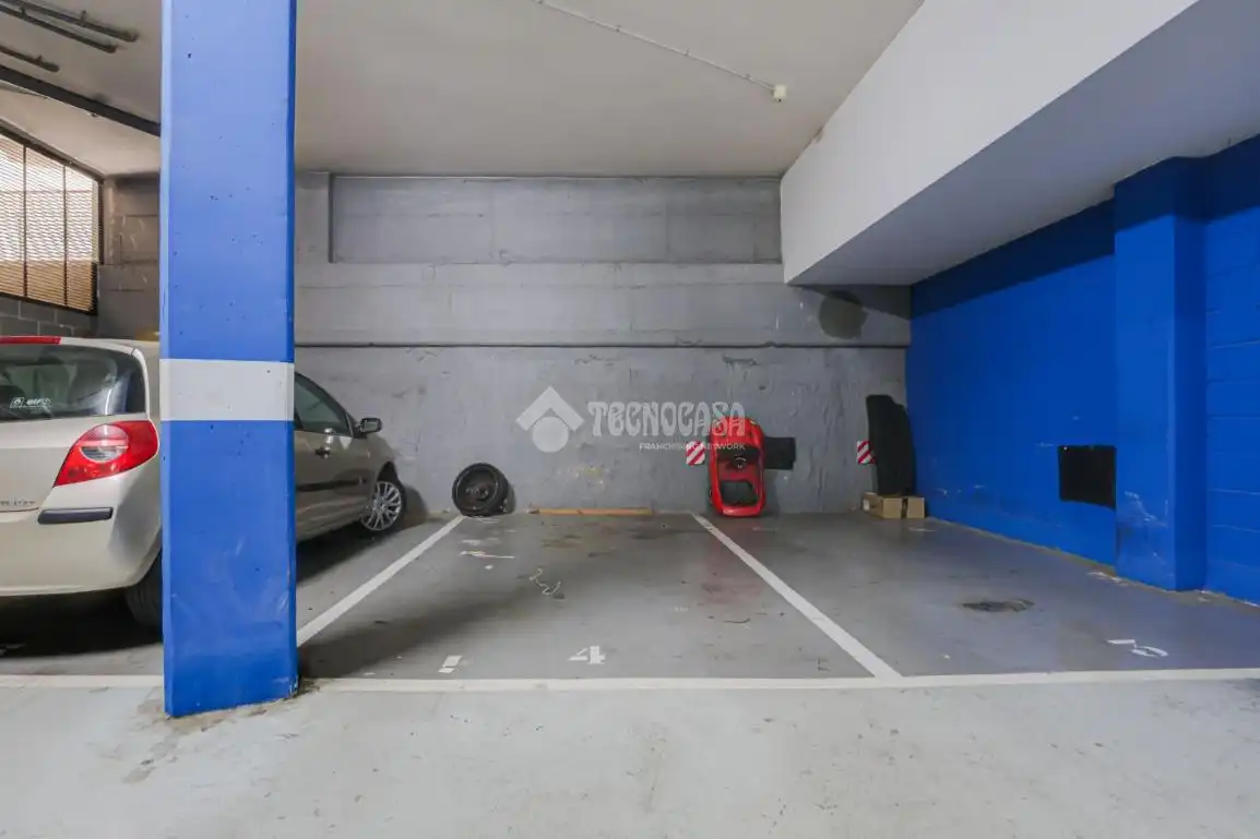 Parking de Piso en venta en Montcada i Reixac con Aire acondicionado y Balcón