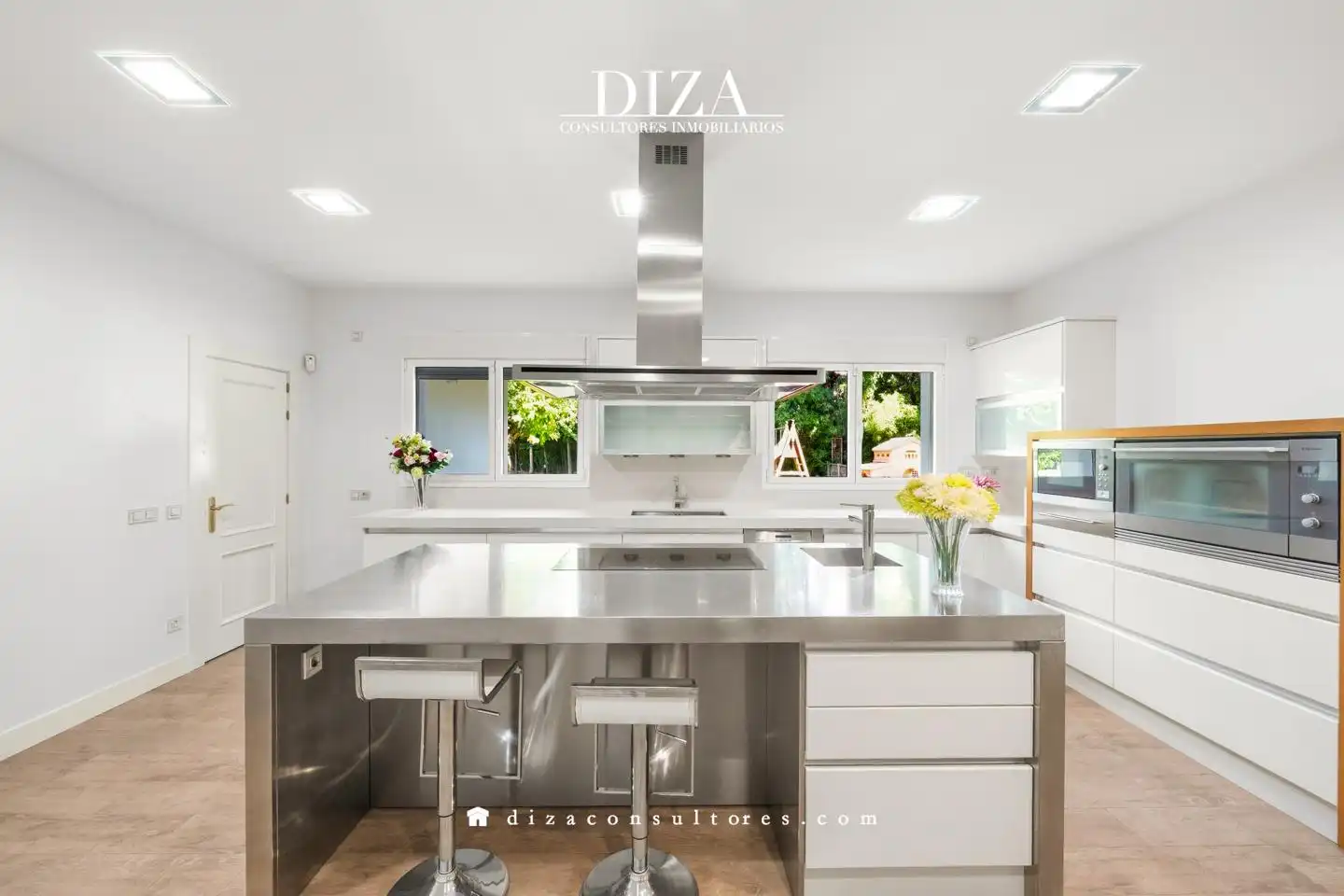Kitchen of Houses for rent in Madrid  with Air Conditioner, Heating and Private garden