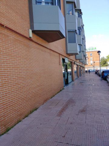 Exterior view of Premises for sale in Alcalá de Henares